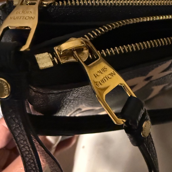 Louis Vuitton Black and Tan Monogram Crossbody - Picture 2 of 7